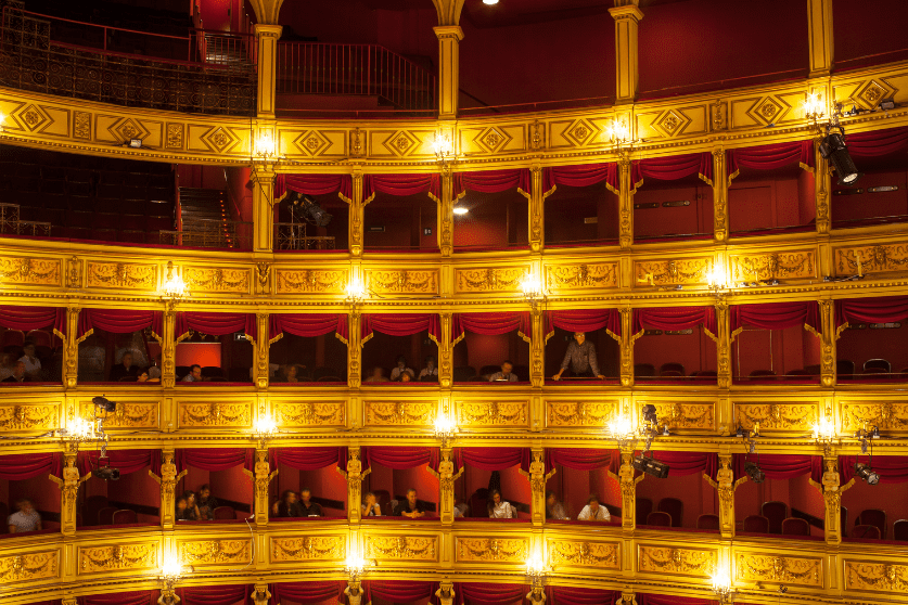Sankarlo teātris (Teatro di San Carlo)