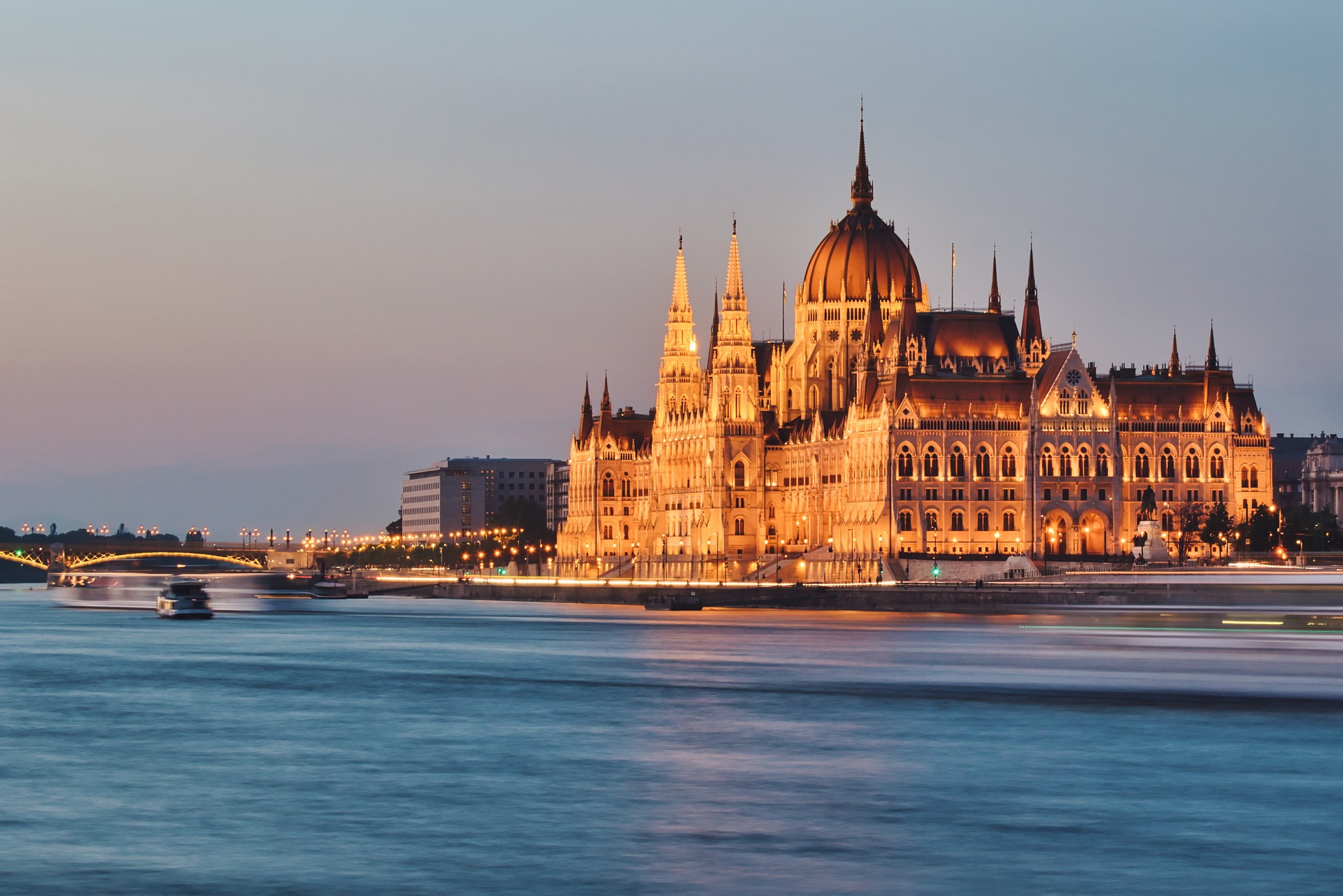 Lētas aviobiļetes uz Budapeštu Ungārijā