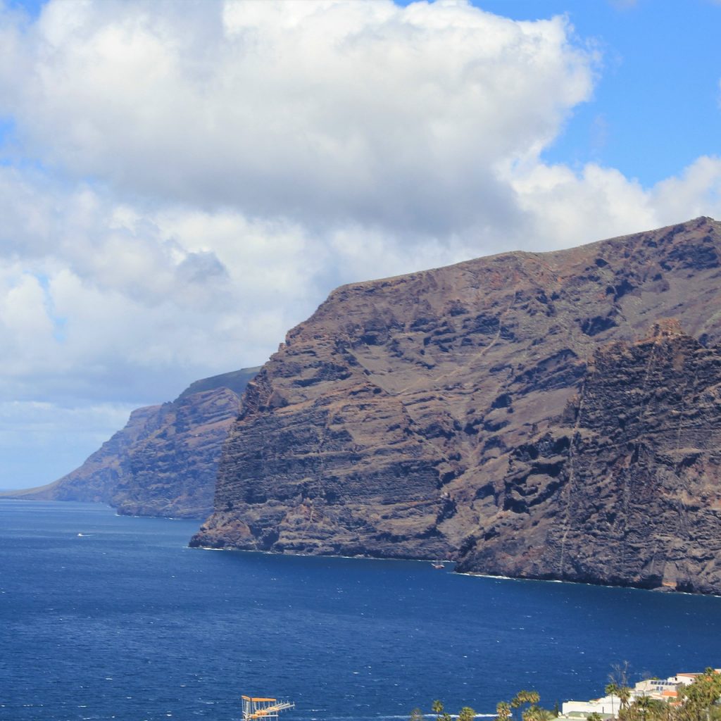 Milzu klinšu viedojumi ''Los Gigantes''