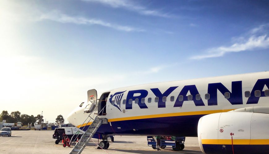 WOW! Ryanair izziņo aviobiļešu izpārdošanu! Aviobiļešu cenas sākot no 12€!