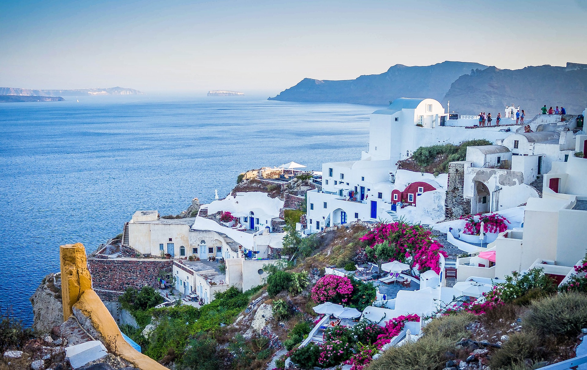 Lētas aviobiļetes no Rīgas uz Santorini Grieķijā