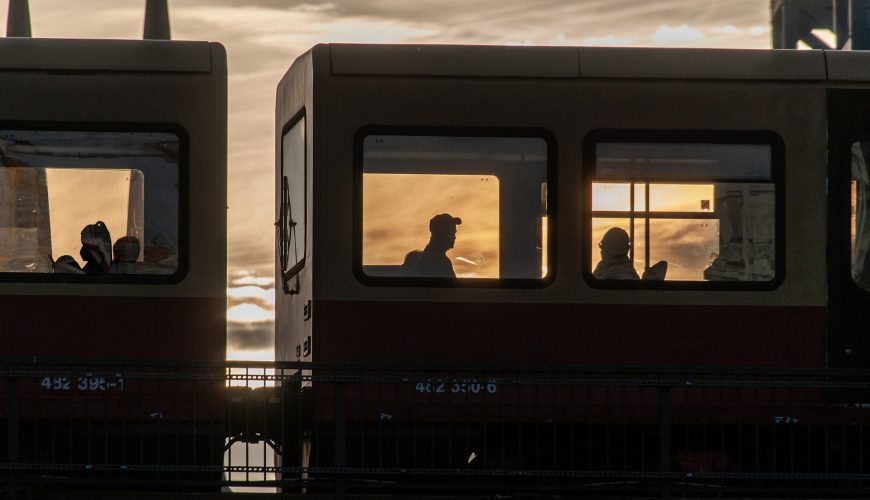 No pirmdienas tiks uzsākti pasažieru pārvadājumi pa dzelzceļu maršrutā Viļņa - Rīga - Tallina