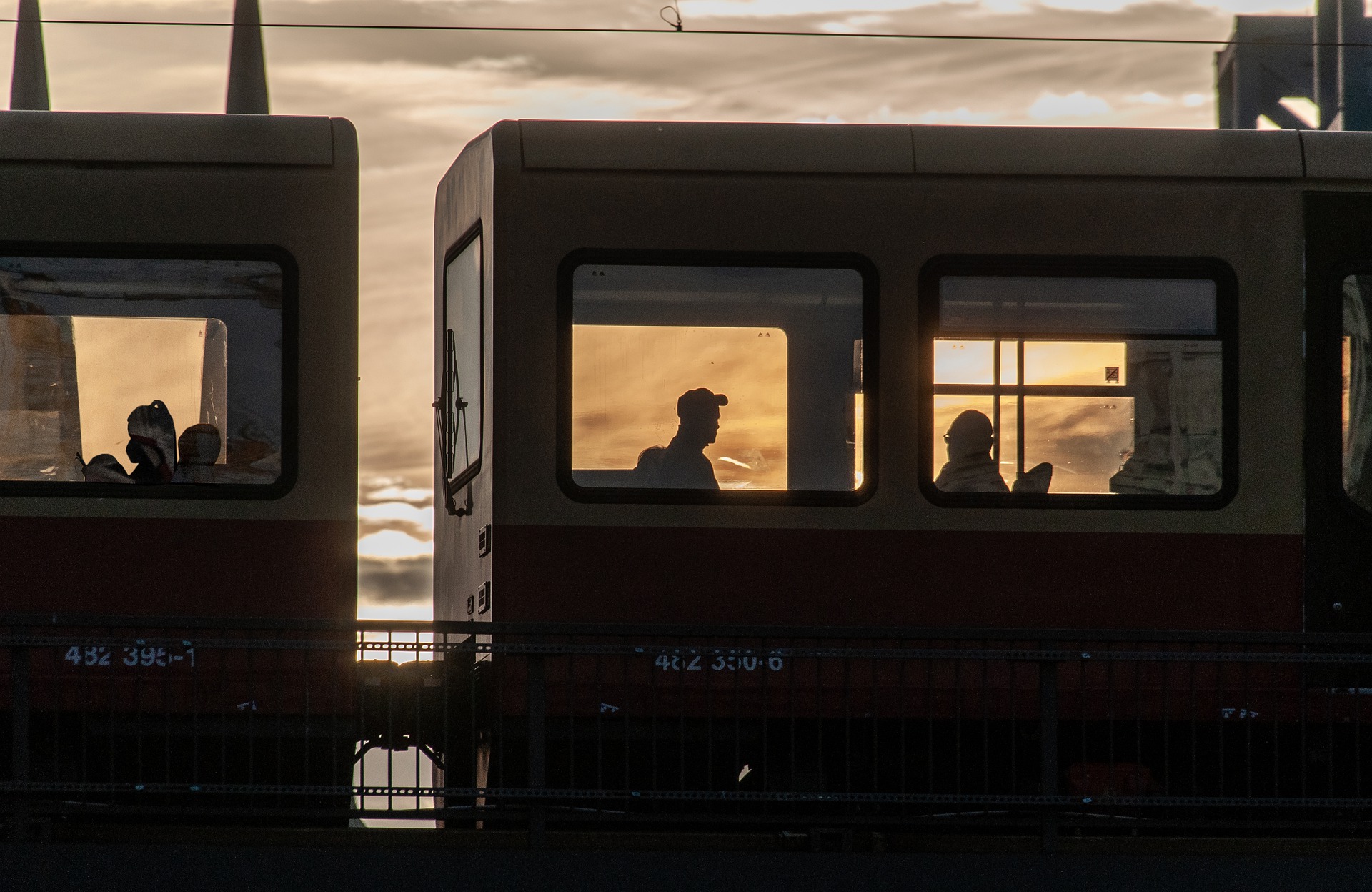 No pirmdienas tiks uzsākti pasažieru pārvadājumi pa dzelzceļu maršrutā Viļņa - Rīga - Tallina