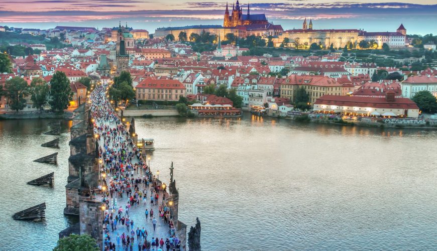 Lētas aviobiļetes no Rīgas uz Prāgu Čehijā