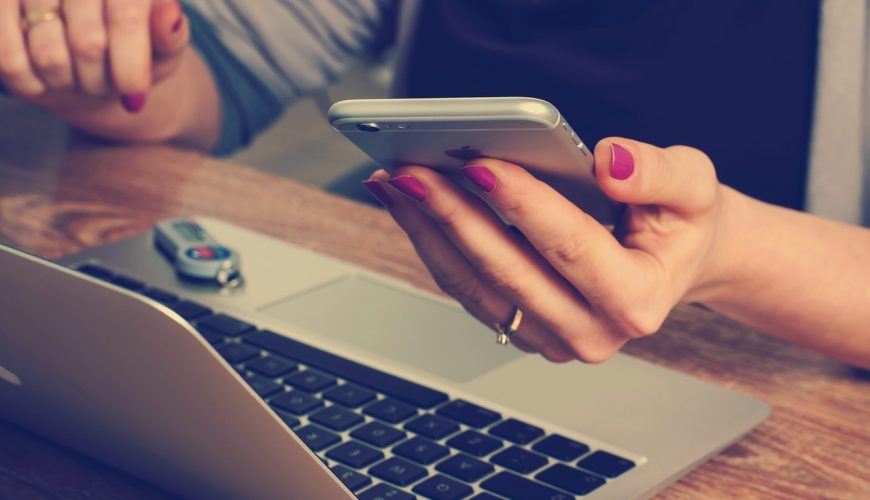 Latvijā radīts konkurents Airalo – SimAbove piedāvā ceļotājiem lētāku un ērtāku mobilā interneta risinājumu