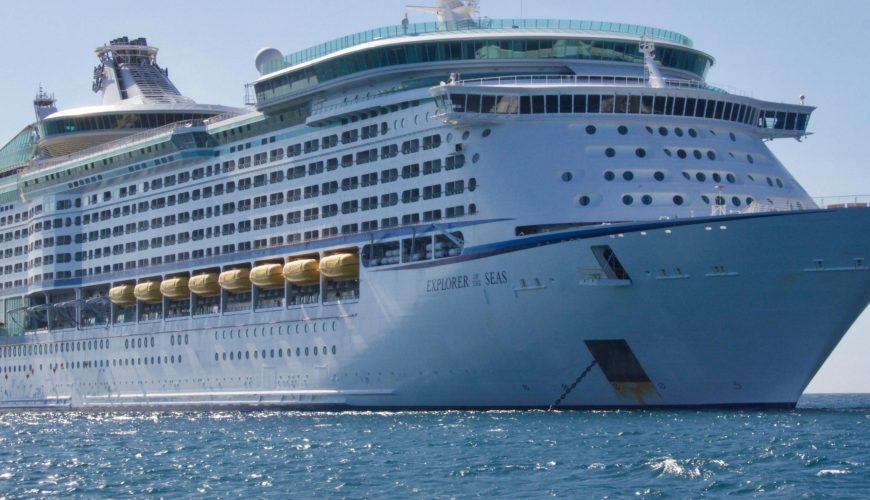 Rīgas ostā šogad apkalpoti par 43% vairāk kruīza pasažieru