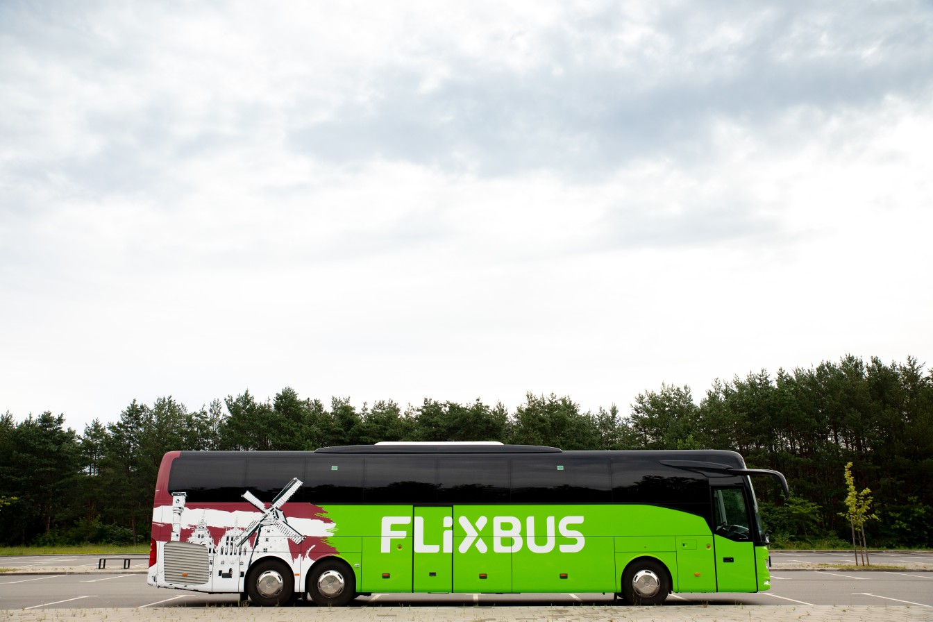 Aptauja: 54 % iedzīvotāju nezina ka par drošības jostas nelietošanu autobusā var saņemt naudas sodu