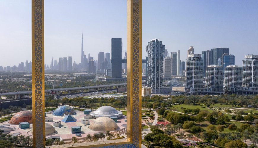 Dubaijas tūrisma nozare pārliecinoši atgriežas uz izaugsmes ceļa – tā liecina jaunākie dati, ko Dubaijas Ekonomikas un tūrisma departaments (Dubai Department of Economy and Tourism, DET) publiskojis izstādē “Arabian Travel Market” (ATM). Augustā emirātu apmeklēja lielākais ārvalstu tūristu skaits kopš šā gada februāra, proti, 869 000 starptautisko viesu, savukārt kopējais tūristu skaits pirmajos astoņos gada mēnešos sasniedza 6,97 miljonus. 
